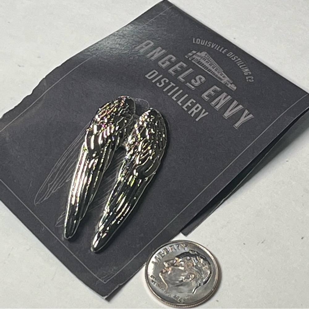 Angel’s envy bourbon distillery lapel pin new - Picture 2 of 3